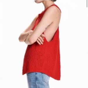 🔴 H&M red knit tank